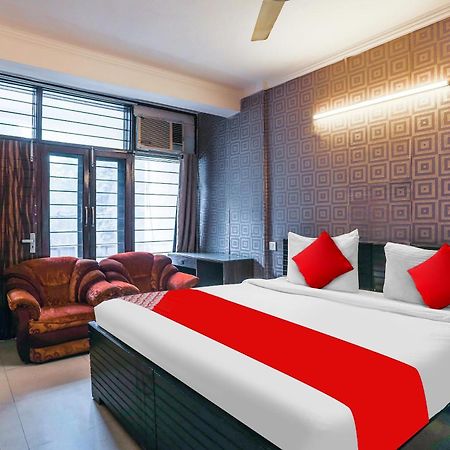Hotel O Royal Galaxy New Delhi Eksteriør billede