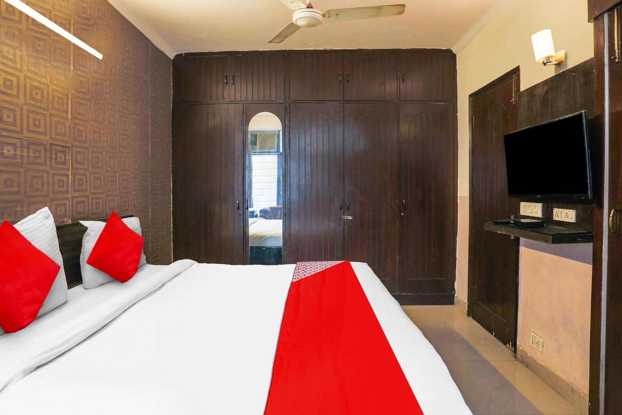 Hotel O Royal Galaxy New Delhi Eksteriør billede