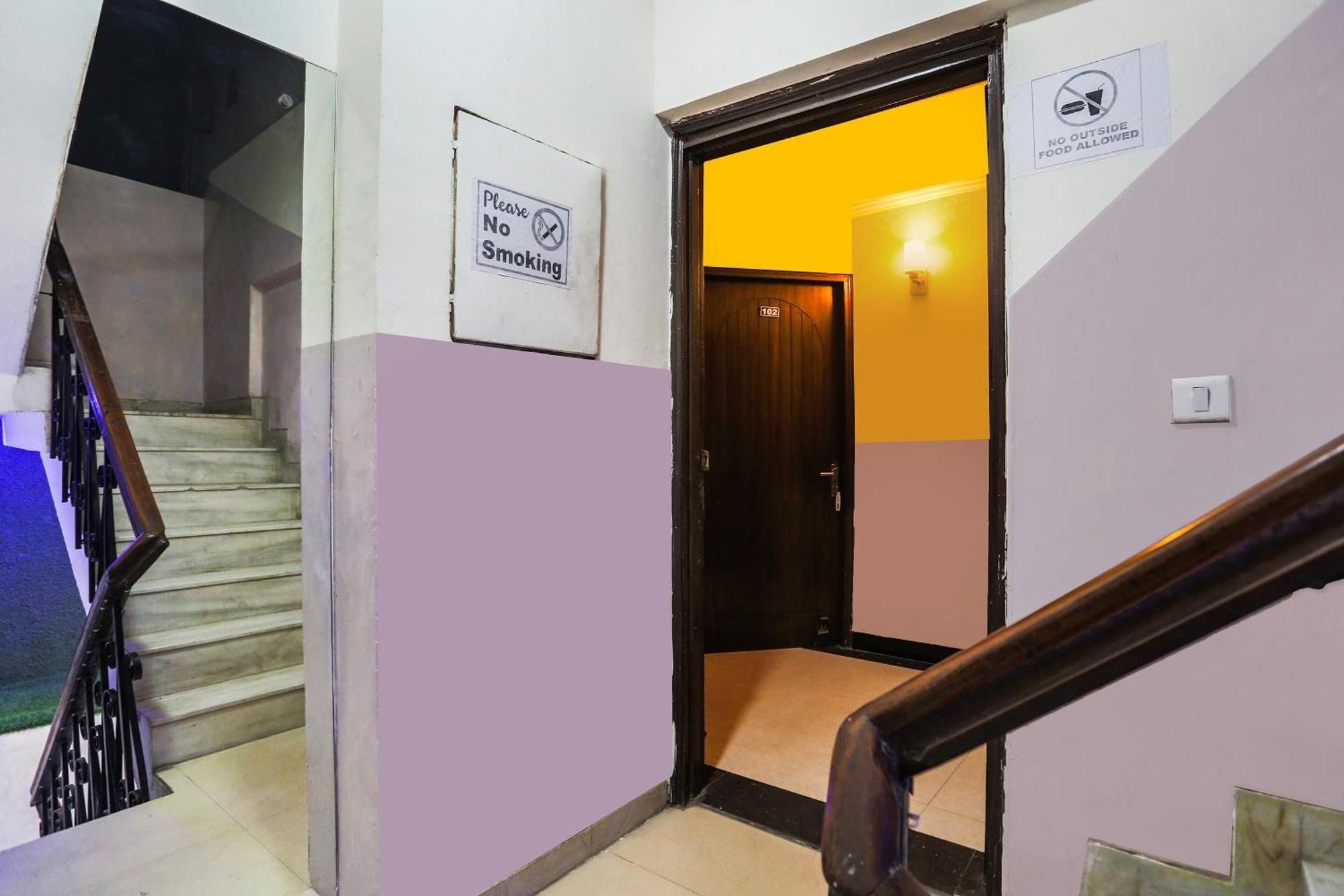 Hotel O Royal Galaxy New Delhi Eksteriør billede