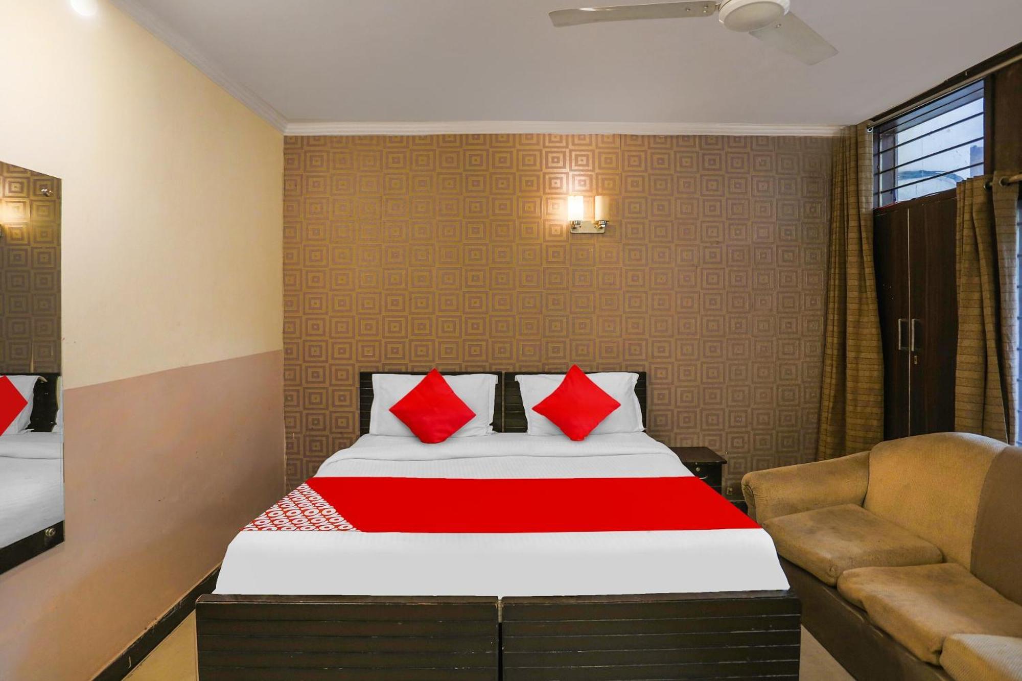 Hotel O Royal Galaxy New Delhi Eksteriør billede