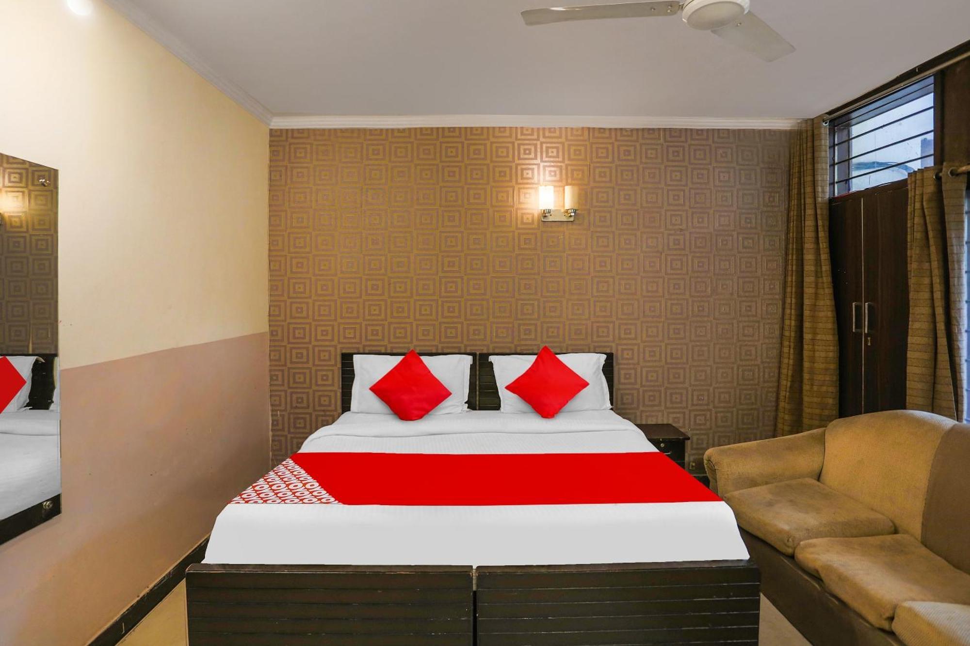 Hotel O Royal Galaxy New Delhi Eksteriør billede