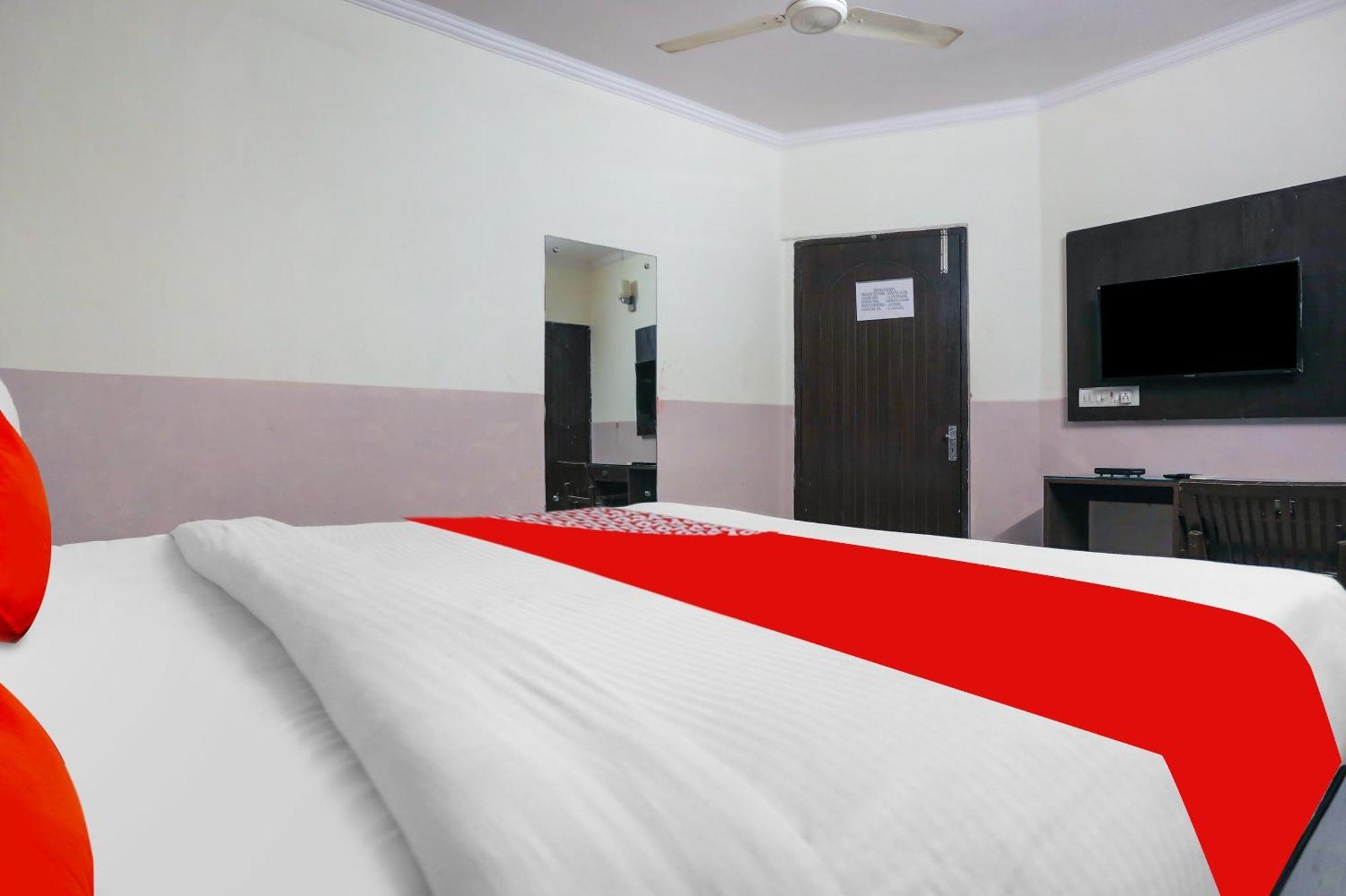 Hotel O Royal Galaxy New Delhi Eksteriør billede