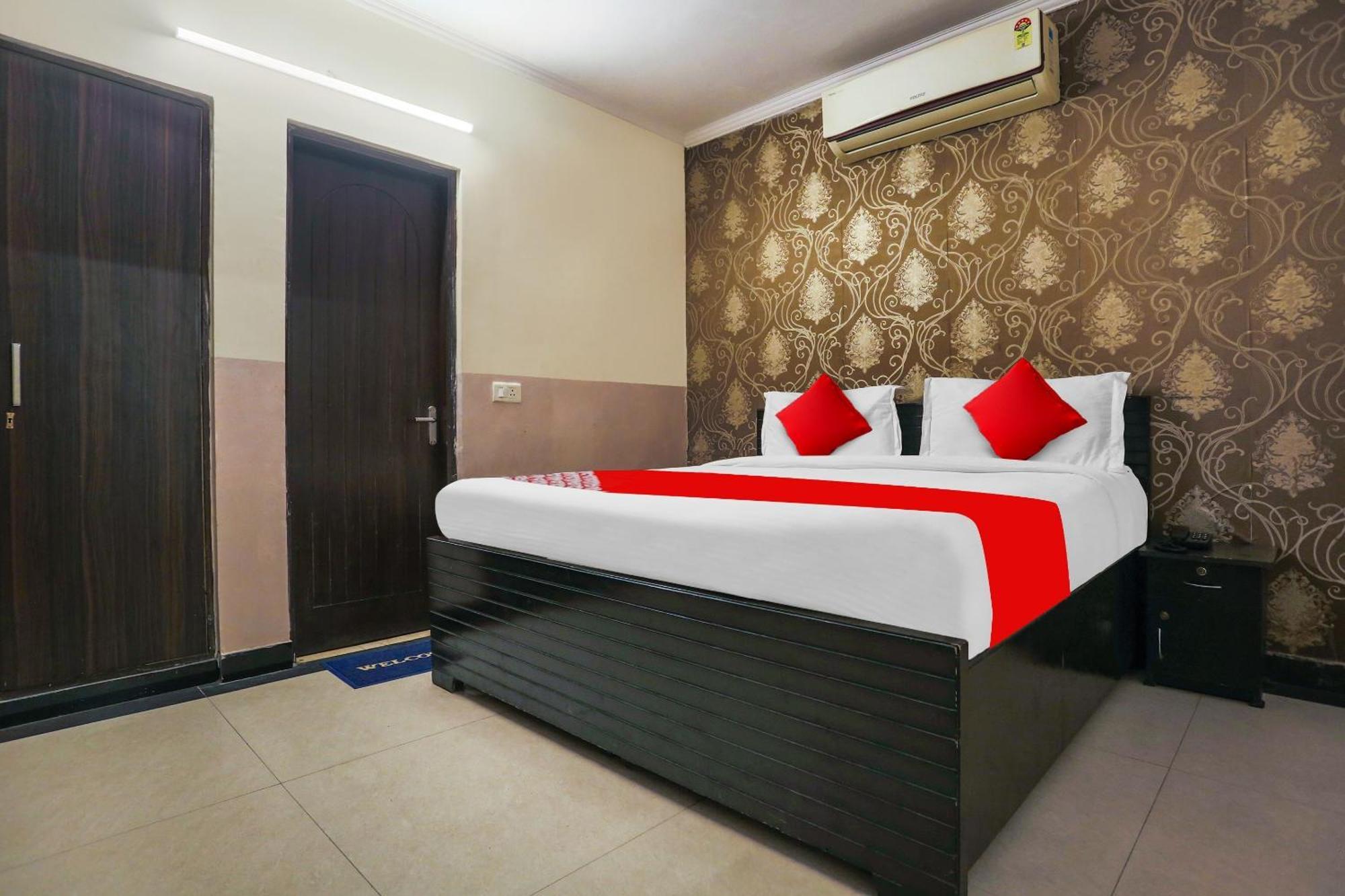Hotel O Royal Galaxy New Delhi Eksteriør billede